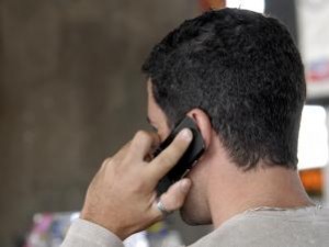 Principais queixas de usuários de celular são sobre cobranças indevidas, rescisão de contrato e serviços de má qualidade (Foto: Antônio Cruz/Arquivo ABr)