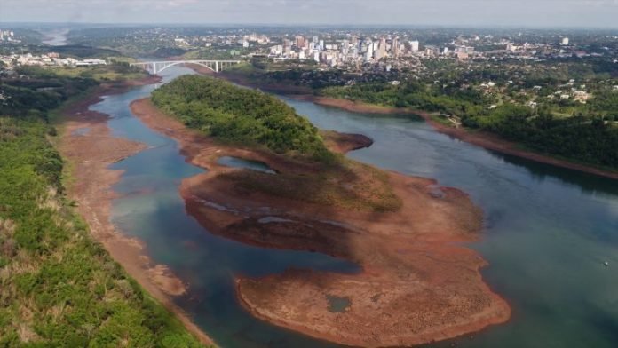RIO-PARANA-ESTIAGEM.00_00_02_06.Still001-750x422